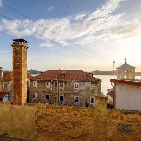 On The Rock Apartments Šibenik Esterno foto