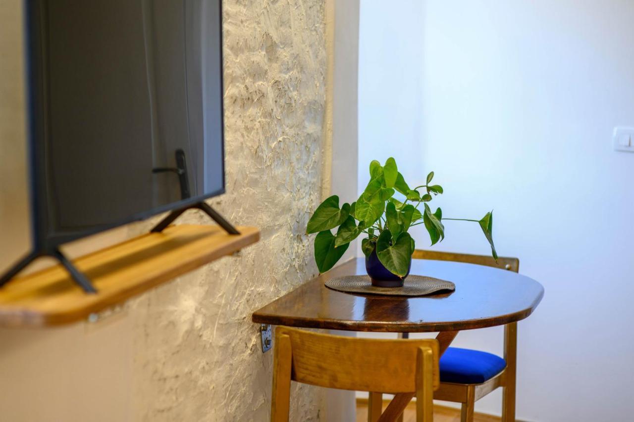 On The Rock Apartments Šibenik Esterno foto