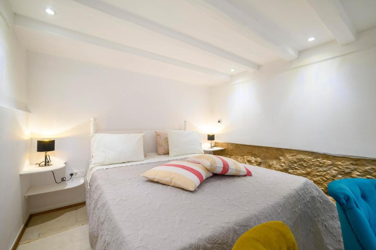 On The Rock Apartments Šibenik Esterno foto